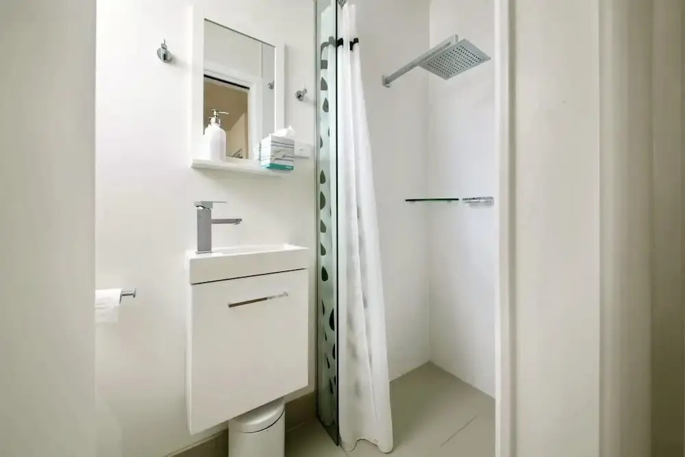 The Helm, Unit 2, 22 Voyager Close