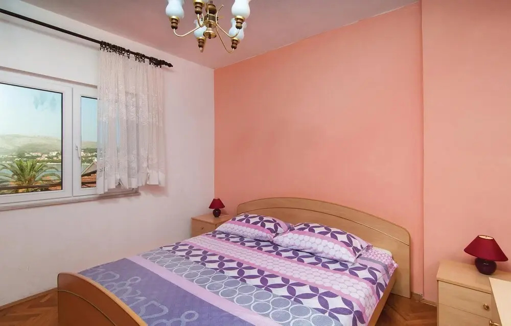 Amazing Home in Okrug Gornji With Wifi and 2 Bedrooms