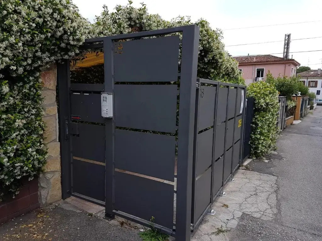Dora Baltea Monolocale primo piano Mansarda secondo piano