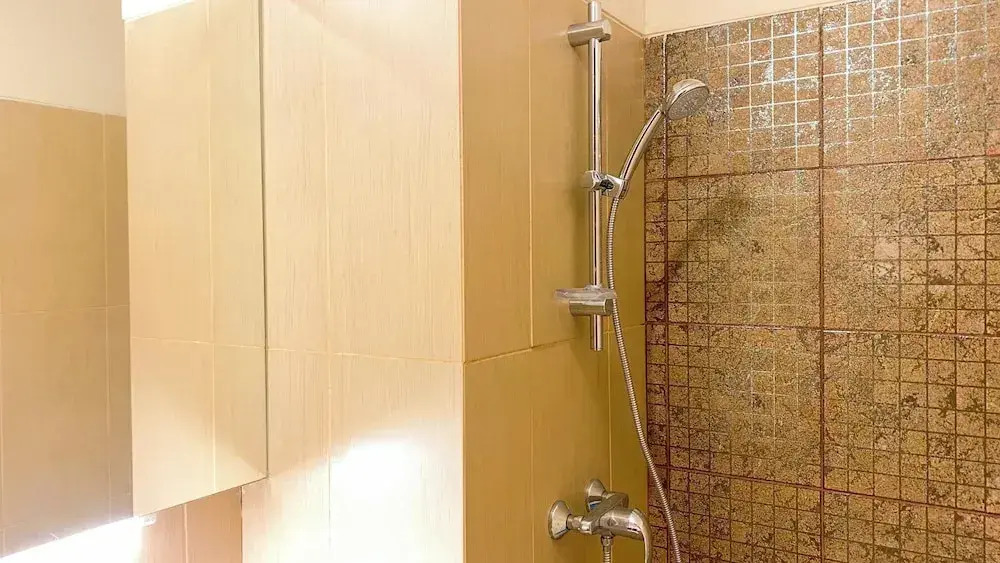 Homey Combined 3Br With Working Room At Gp Plaza Apartment