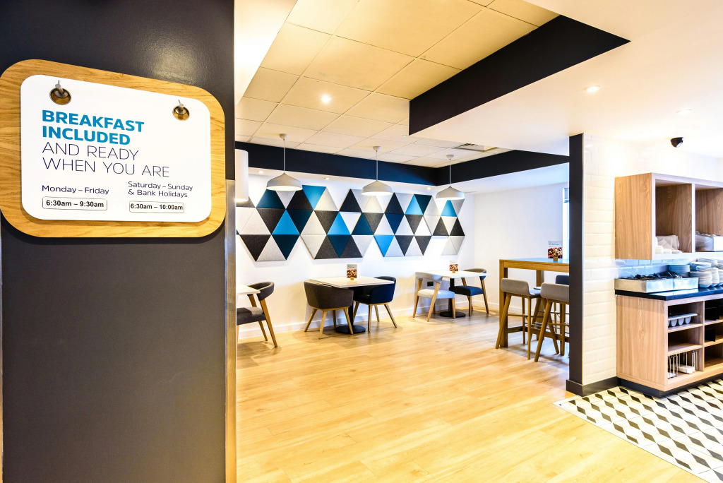 Holiday Inn Express Portsmouth Gunwharf Quays by IHG