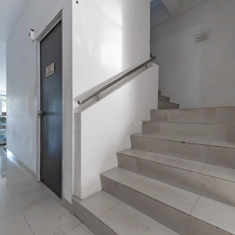 RedDoorz Plus near Kepri Mall