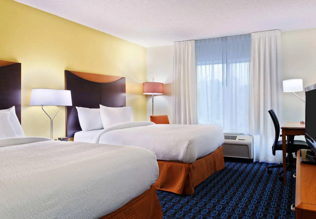 Fairfield Inn & Suites Charlotte Arrowood