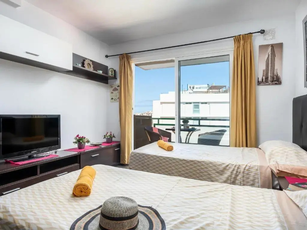 603 Studio Comodoro first sea line