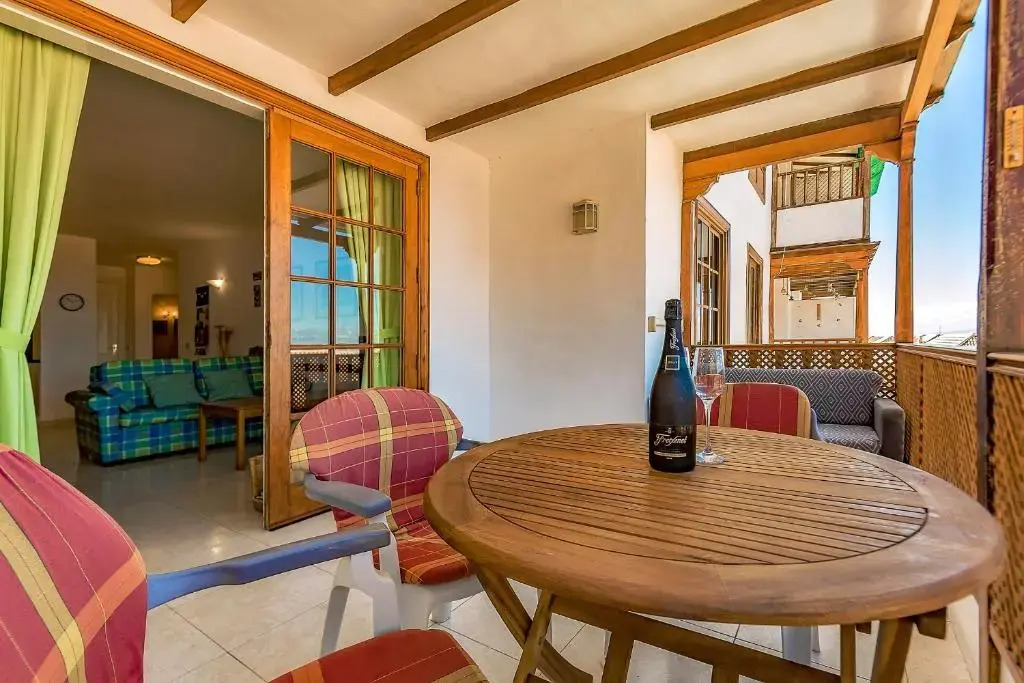First line beach front 2 bedroom apartment Los Gigantes