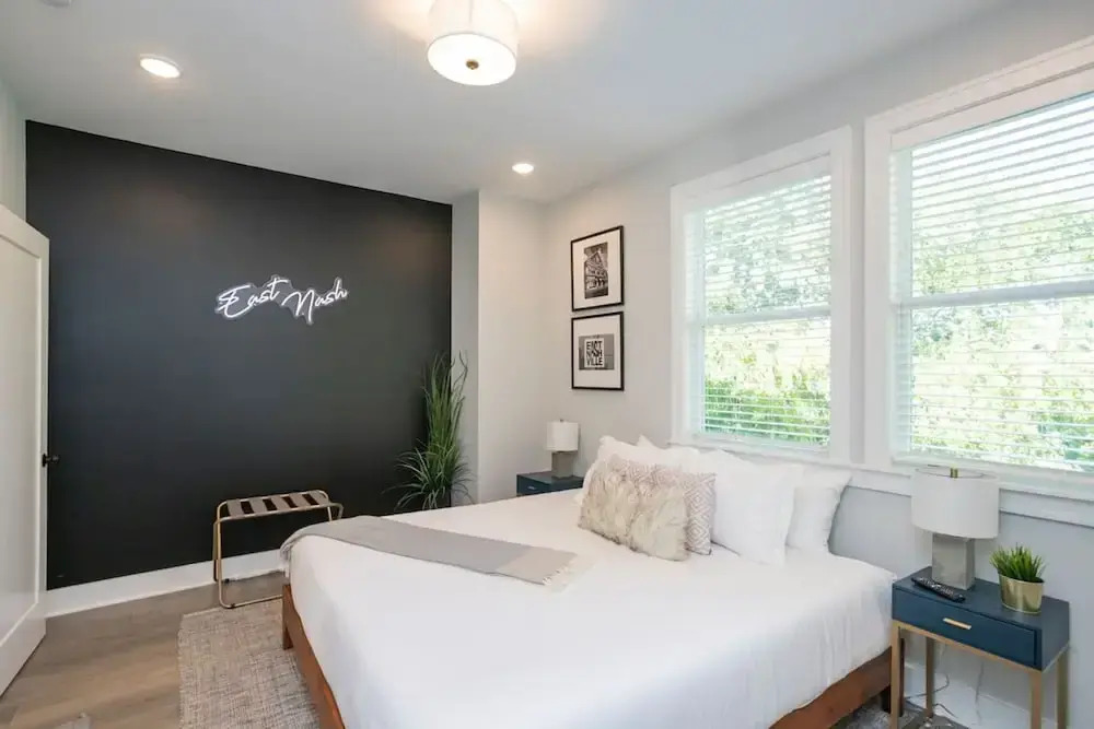Ryman by Avantstay Centrally Located Townhouse w/ Stylish Interior & Porch Swings!