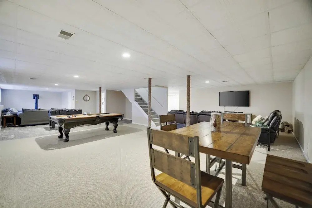 The Nest at Pinecrest by Avantstay Spacious Deck, Game Room, Fire Pit