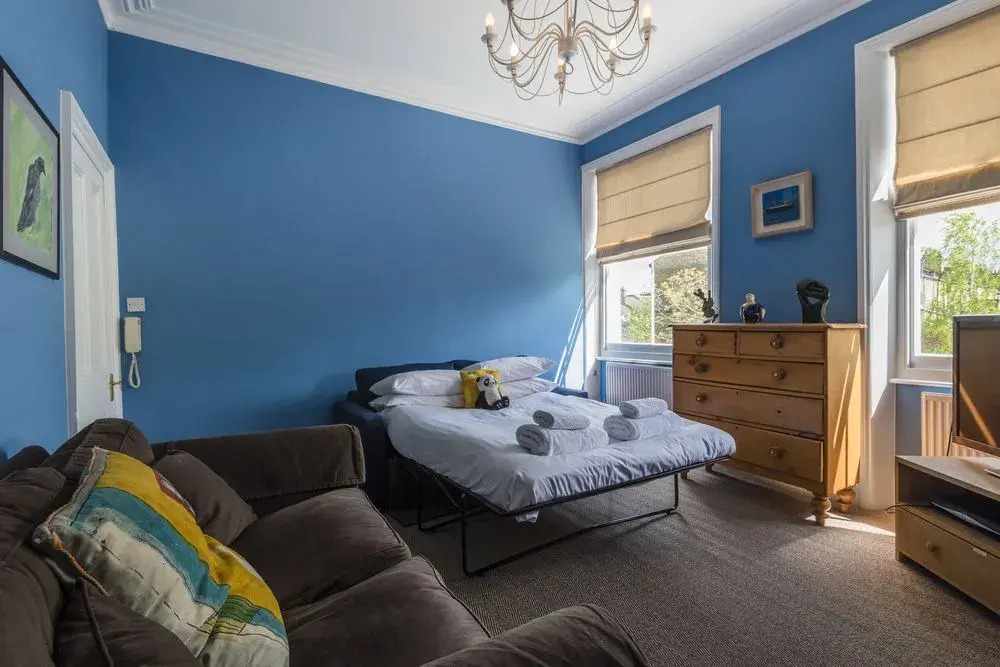Luxurious Highbury Mansion with Beautiful Garden