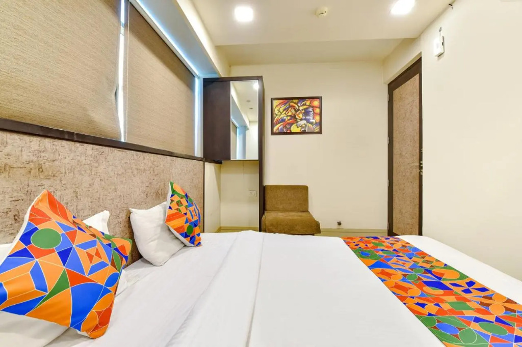 OYO 23289 Hotel Anmol Palace