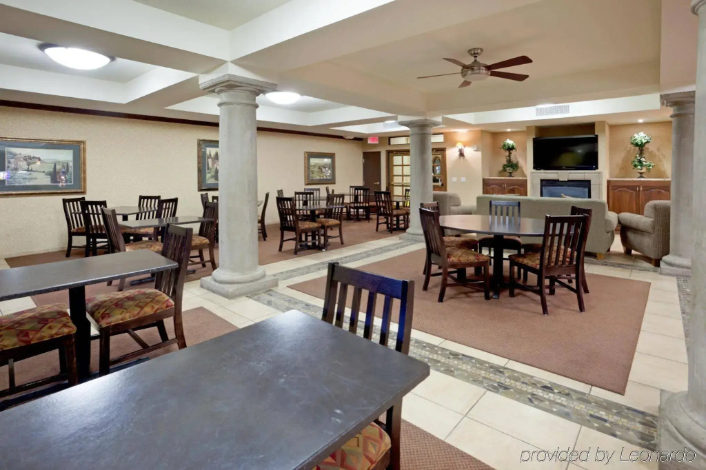 Holiday Inn Express Hotel & Suites Marina by IHG
