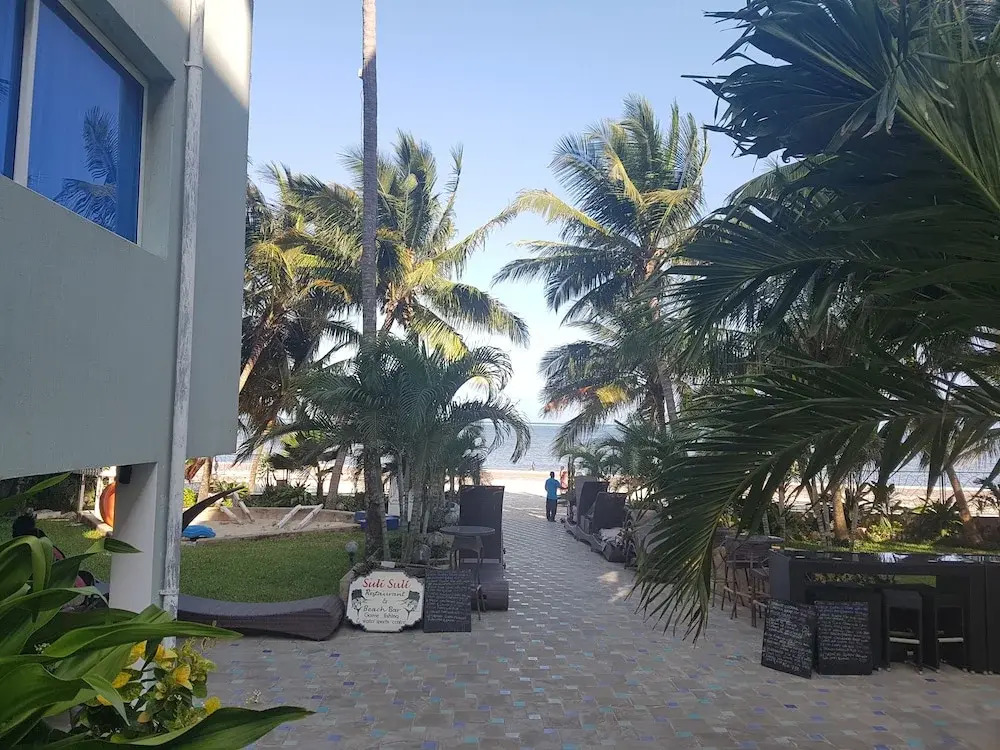 Modern Beachfront Studio Apartment B44