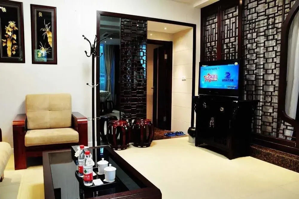 Xiuquanyingyue Hot Spring Garden Hotel