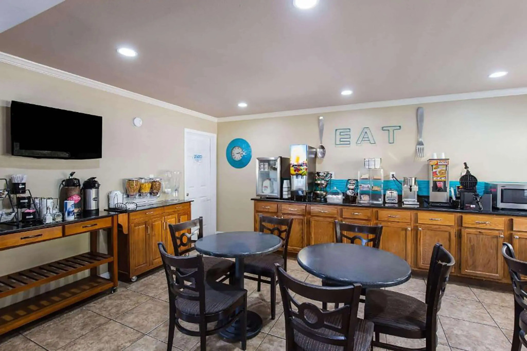 Days Inn by Wyndham Foley - North Gulf Shores