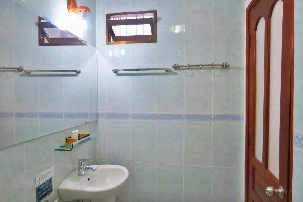Giang Son Hotel 1