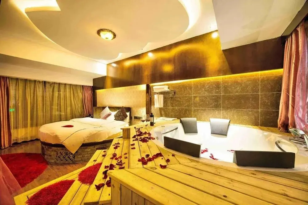 Donghe Inn