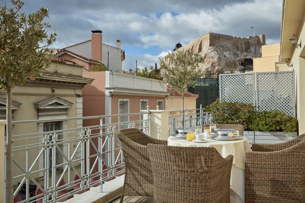 Ava Hotel and Suites