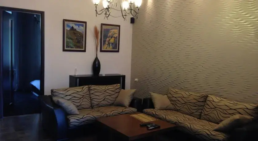 FlatsInYerevan - Apartments on Hanrapetutyan Street