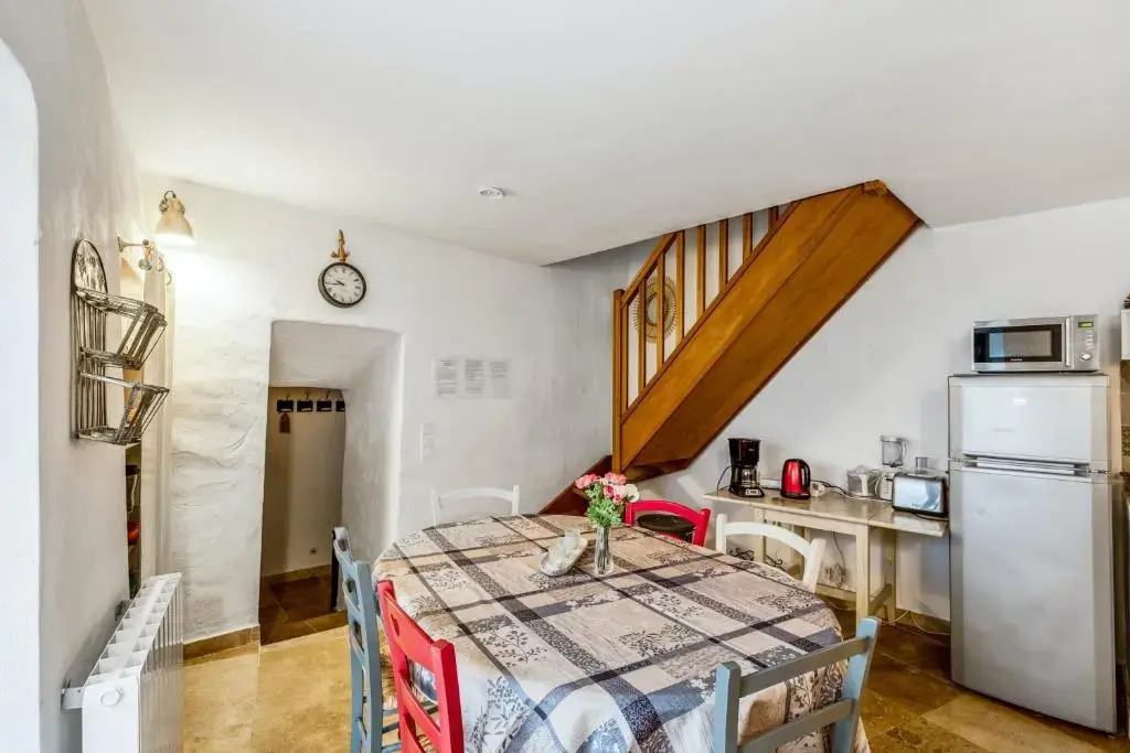 Maison de 2 chambres avec vue sur la ville et wifi a Bonnieux