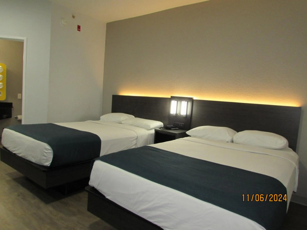 Motel 6-West Des Moines, IA
