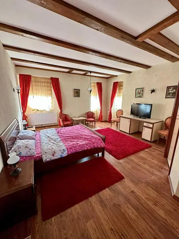 Luna House