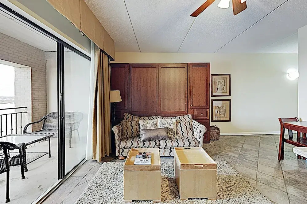 New Listing! 9th-floor River-view W/ Balcony 1 Bedroom Condo