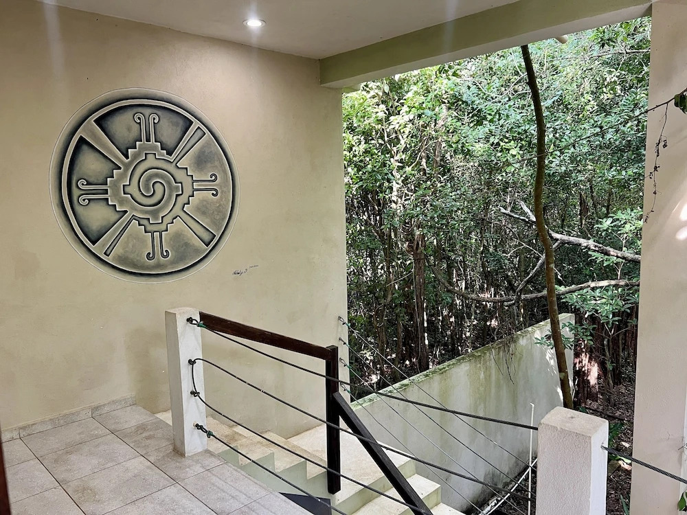 Hokhmah Heart Hotel