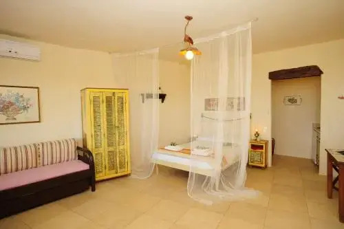 Myrtia Studio