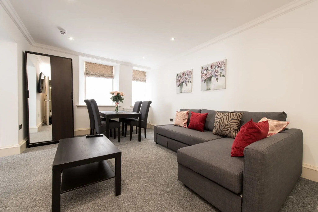 Royal Princes Suites