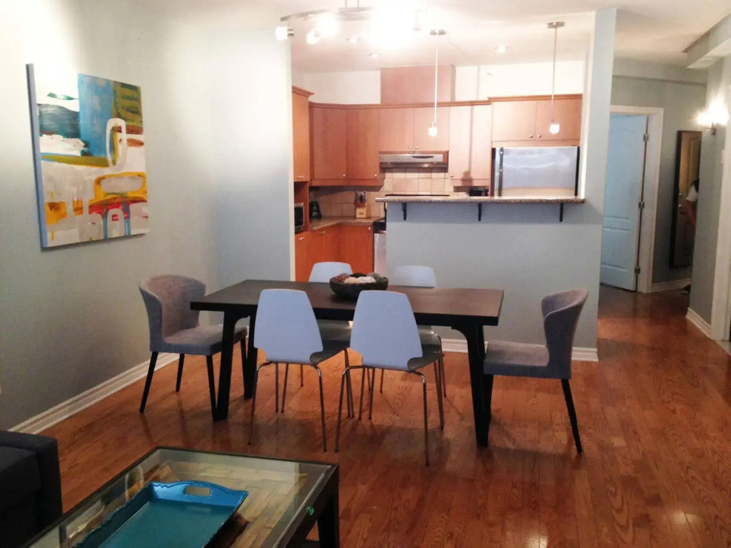 ApartHotelMontreal by Les Terrasses Saint Urbain 2225I2