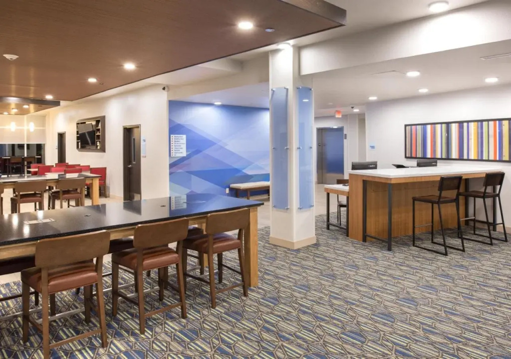 Holiday Inn Express & Suites Lincoln I - 80 by IHG