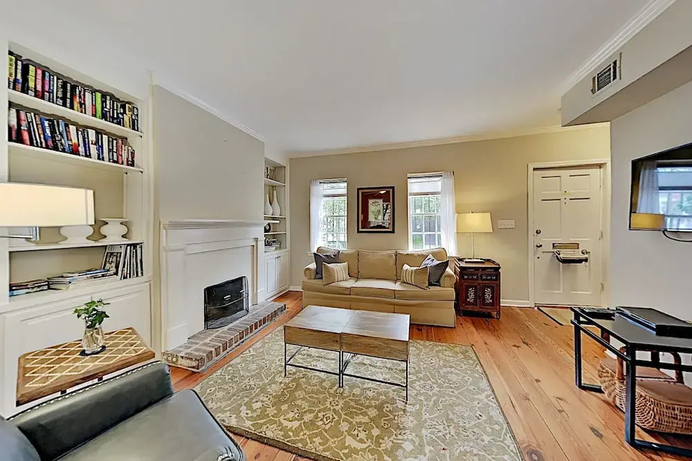 Upgraded In-town Gem: Private Patio & Parking 2 Bedroom Home
