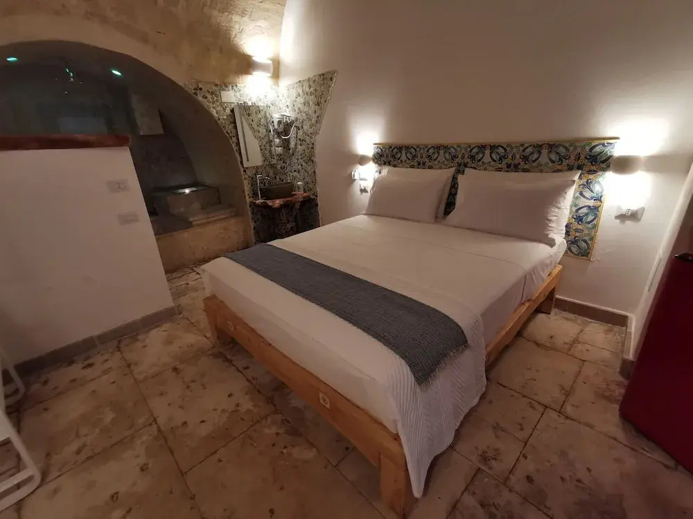 DIONISO Bed & Wellness