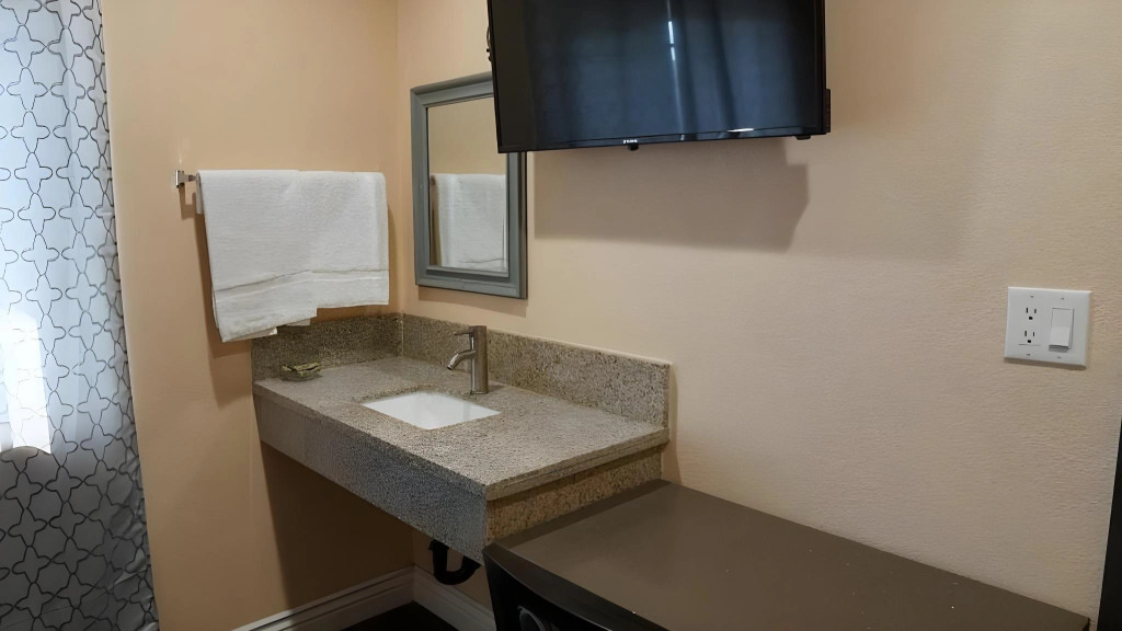 Holly Crest Hotel - Los Angeles, LAX Airport