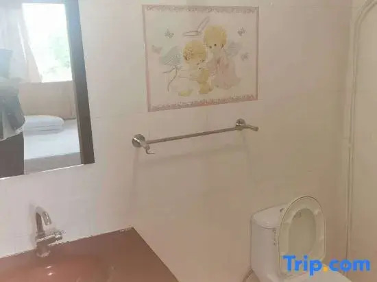 Yichun Xinxin Fashion Inn