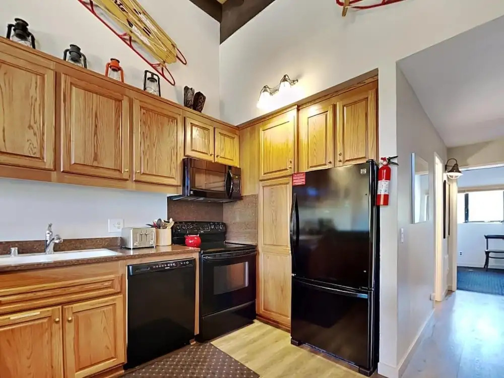 Remodeled Spacious Condo - Next to Car Charging, Hot Tubs, Village Gondola by RedAwning