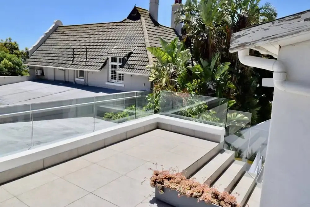 2 Bedroom Home in Fresnaye Cape Town