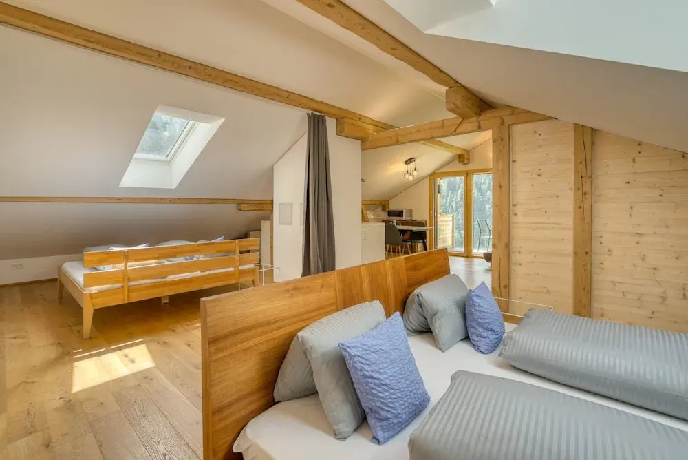 HUS24