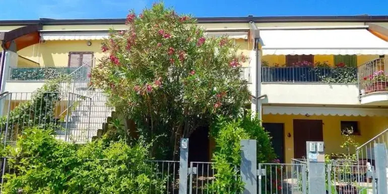N98 - Numana, Nuovo Trilocale Con Giardino in Residence Con Piscina
