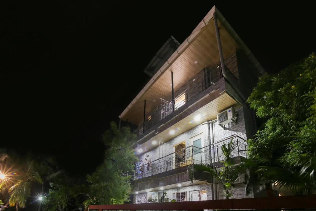 OYO Flagship 60029 Maina Mansion