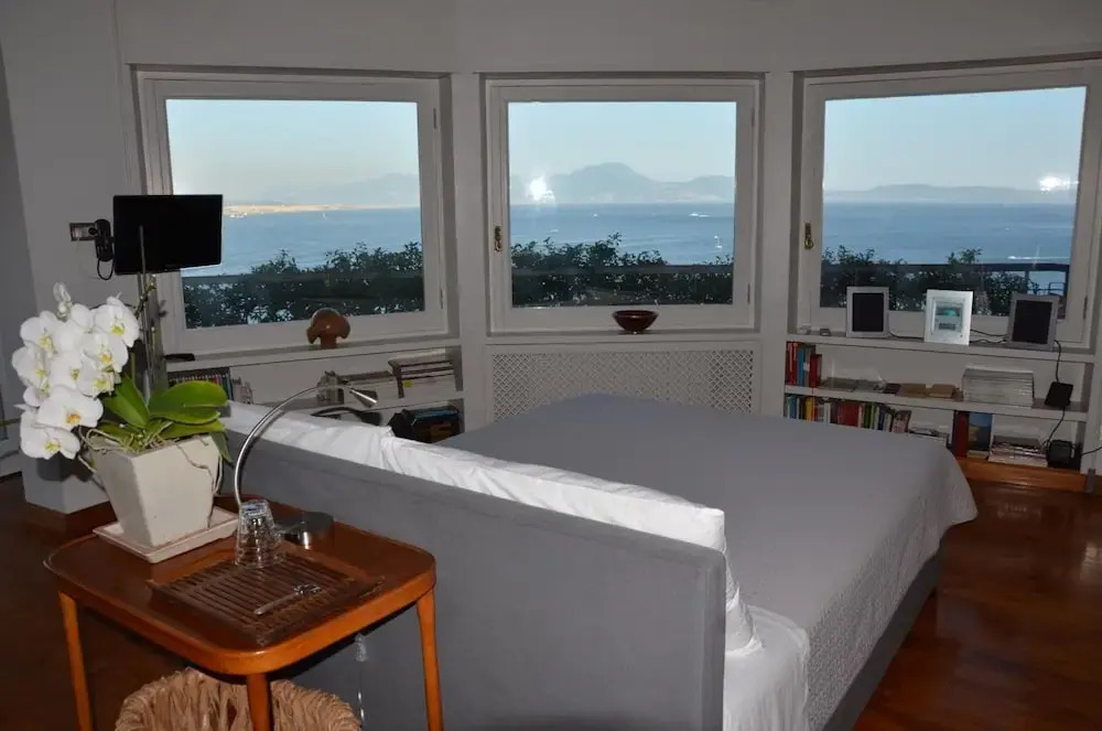 Suite 52