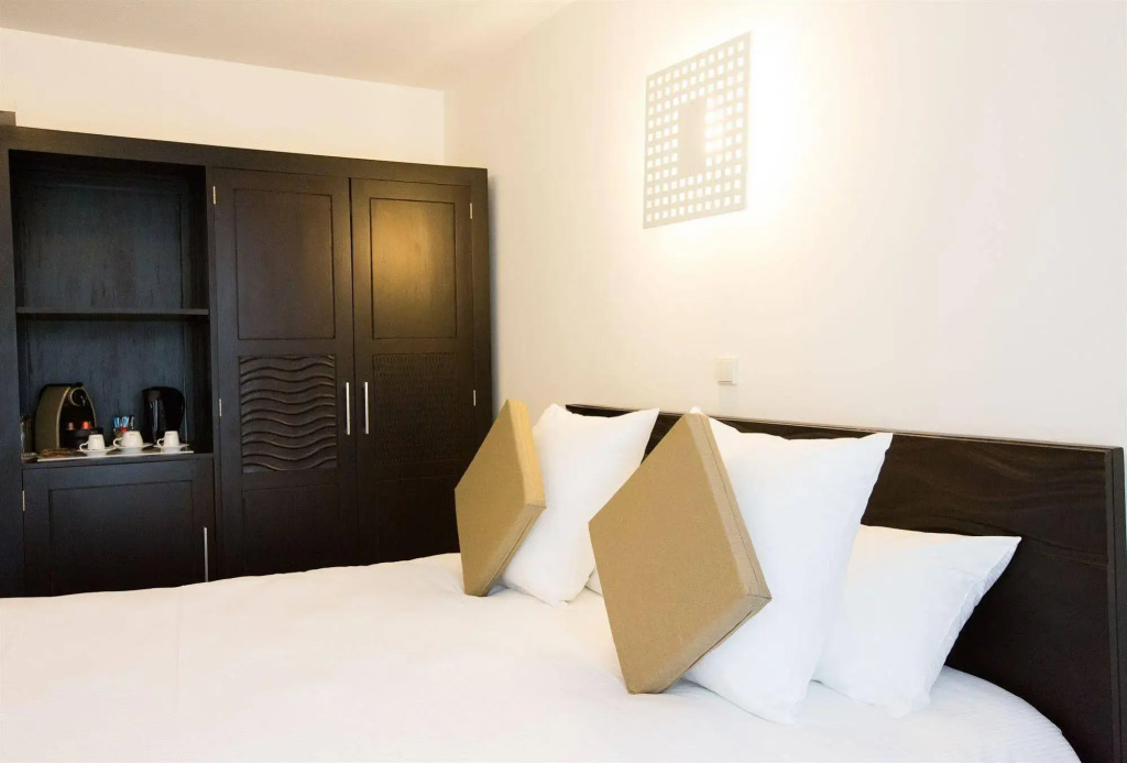 Le Pier Toulouse Hotel