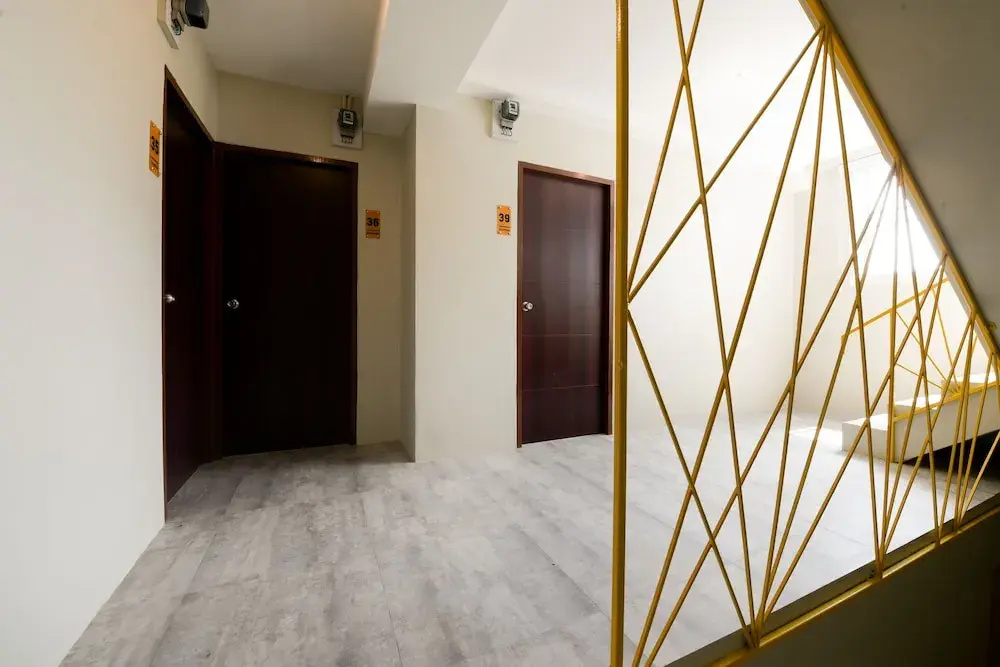 OYO 347 Southside Residence