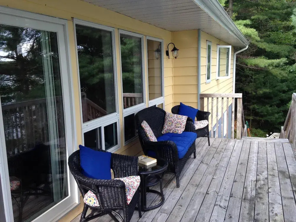 Tall Trees~3 Bedrooms & 1.5 Bathrooms on Pristine Bruce Lake in Muskoka
