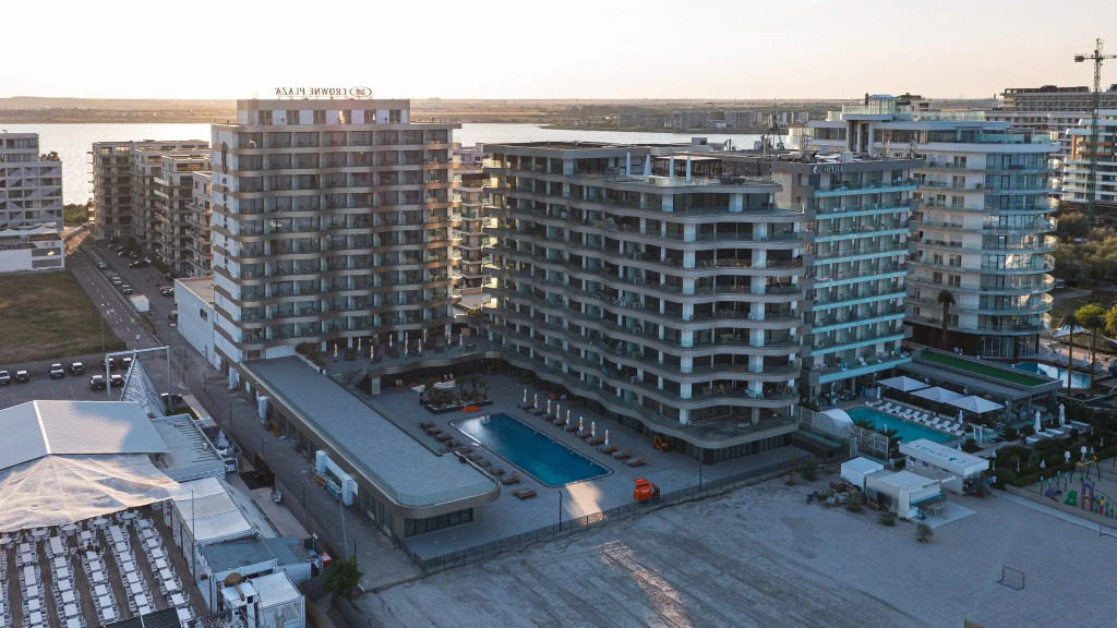 Crowne Plaza Constanta - Mamaia Beach by IHG