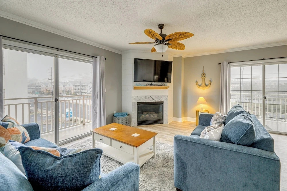 High Walkability, Pool Access! Ocean City Condo