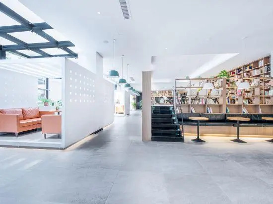 Yuhuayuan Design Hotel (Haizhou Meilan Airport Hongzhou Jiangshan)