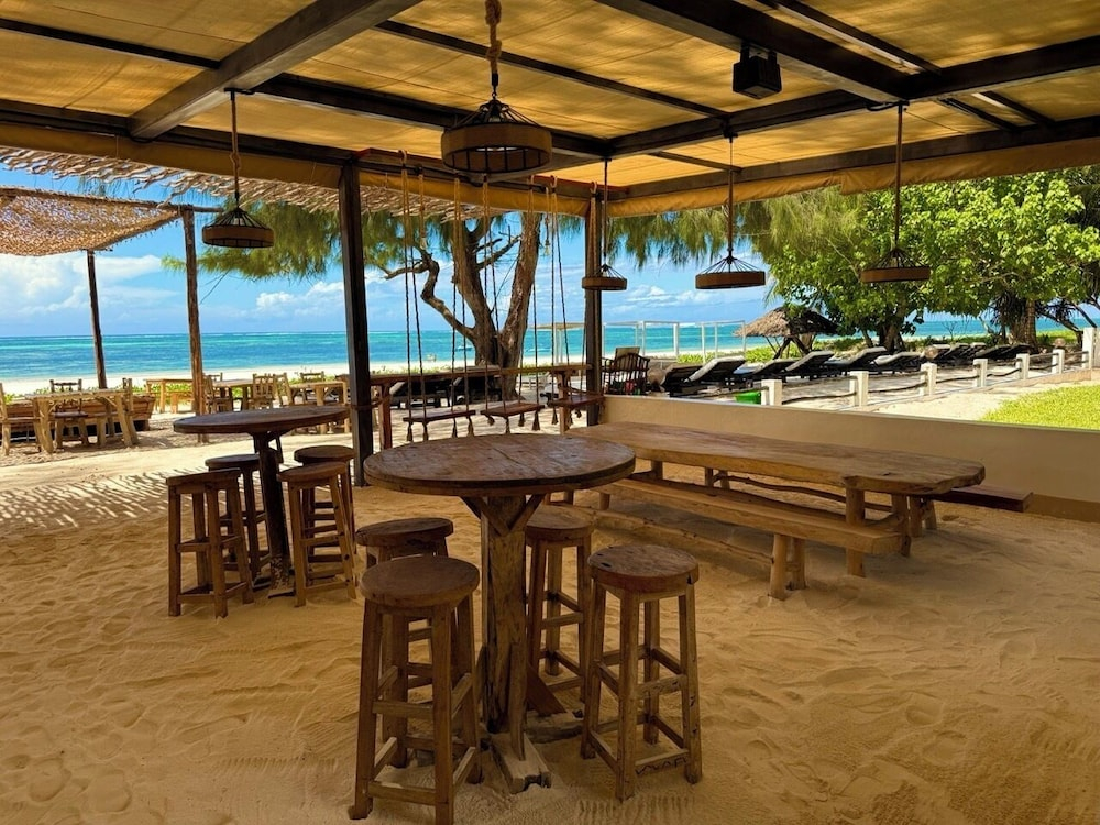 Galu Ecolodge