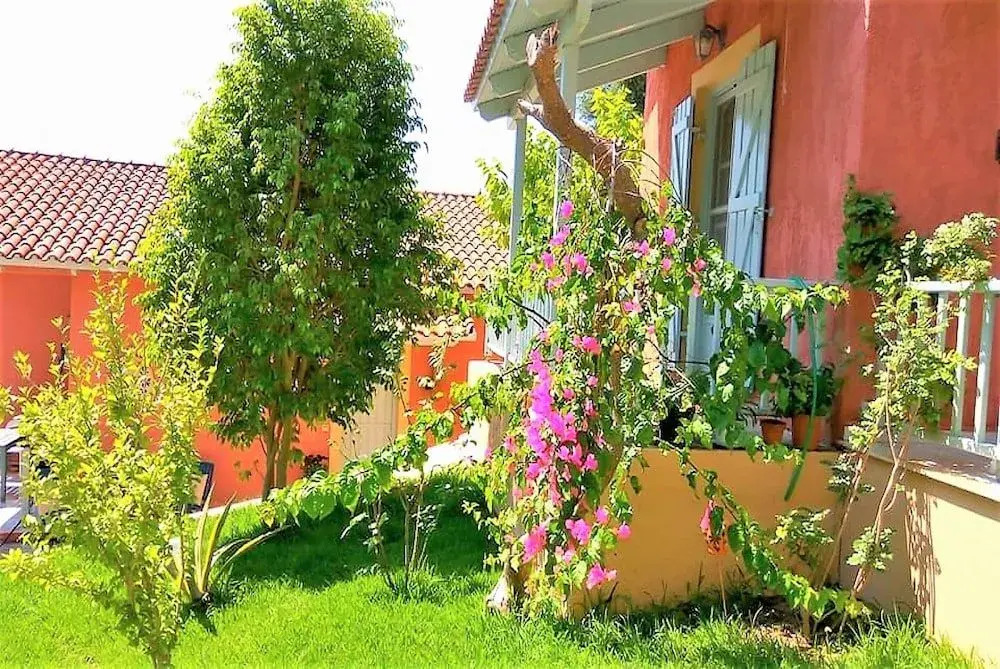 Mihaila Bungalows