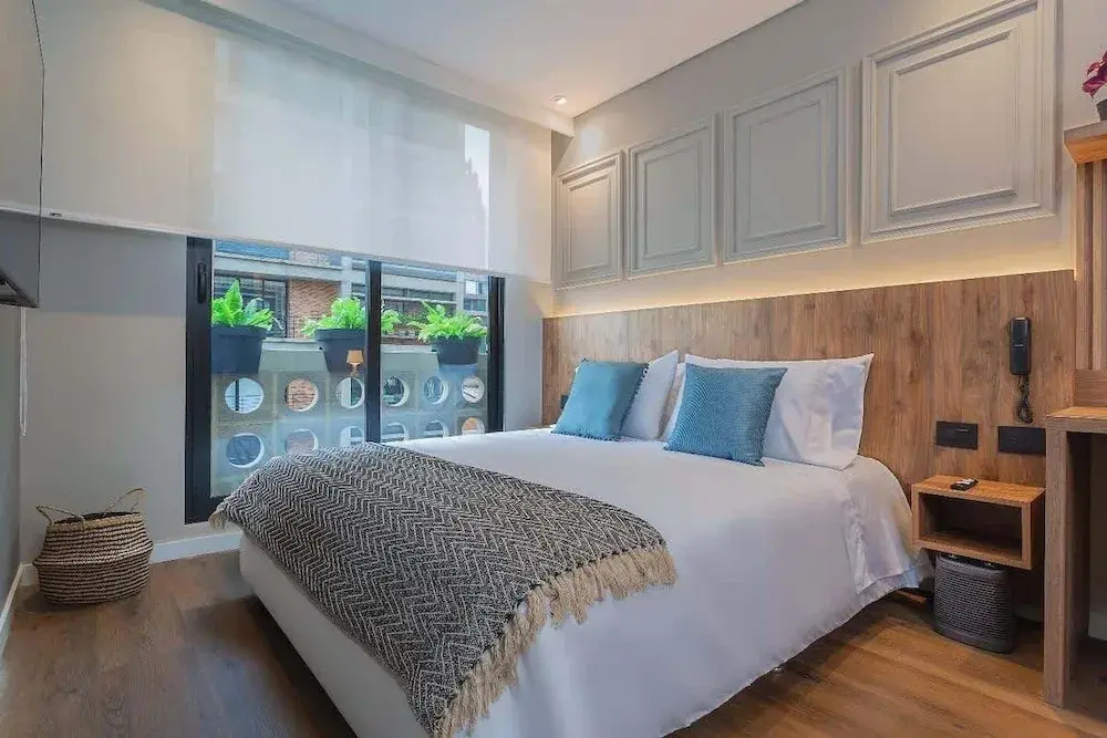 Majestic Loft w/ Balcony