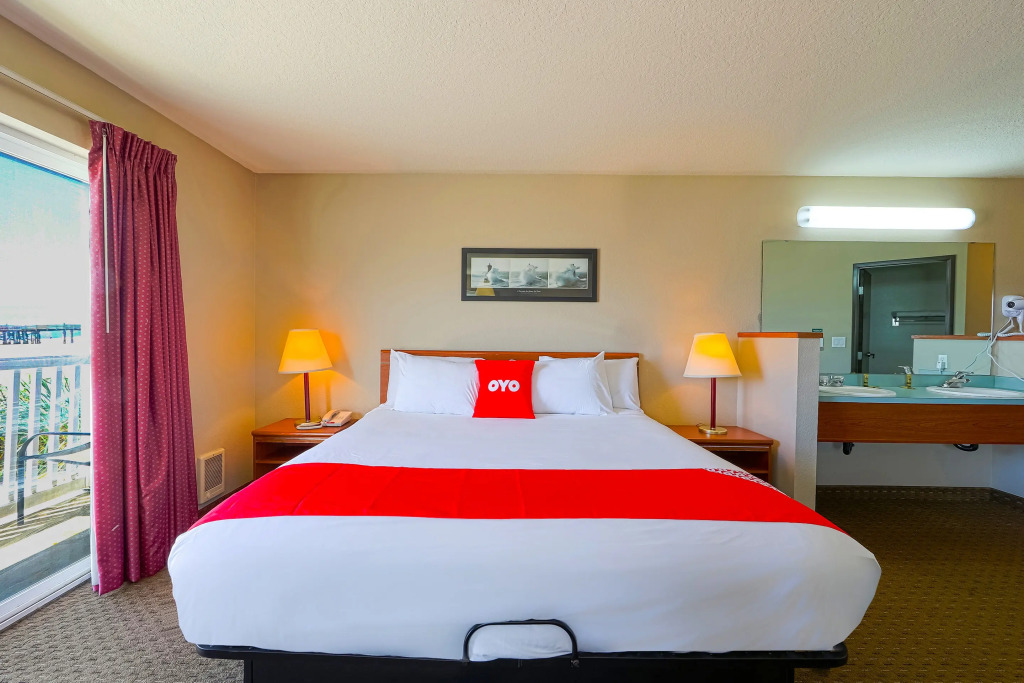 Siletz Bay Beachfront Hotel by OYO Lincoln City